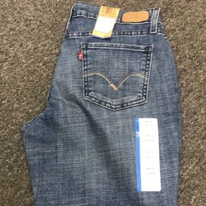 New with tags Levi’s women’s 515 jeans